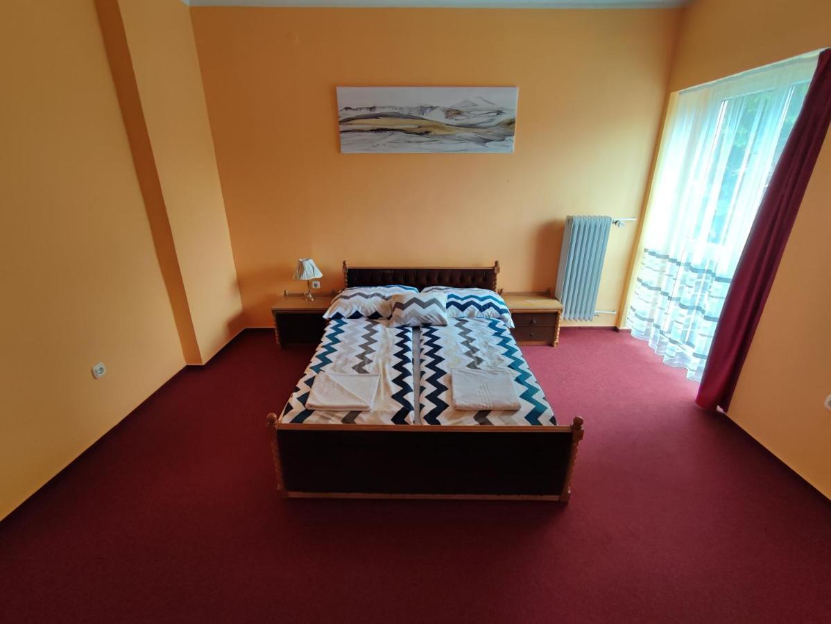 Hotel Beke Sziget Komlo ภายนอก รูปภาพ
