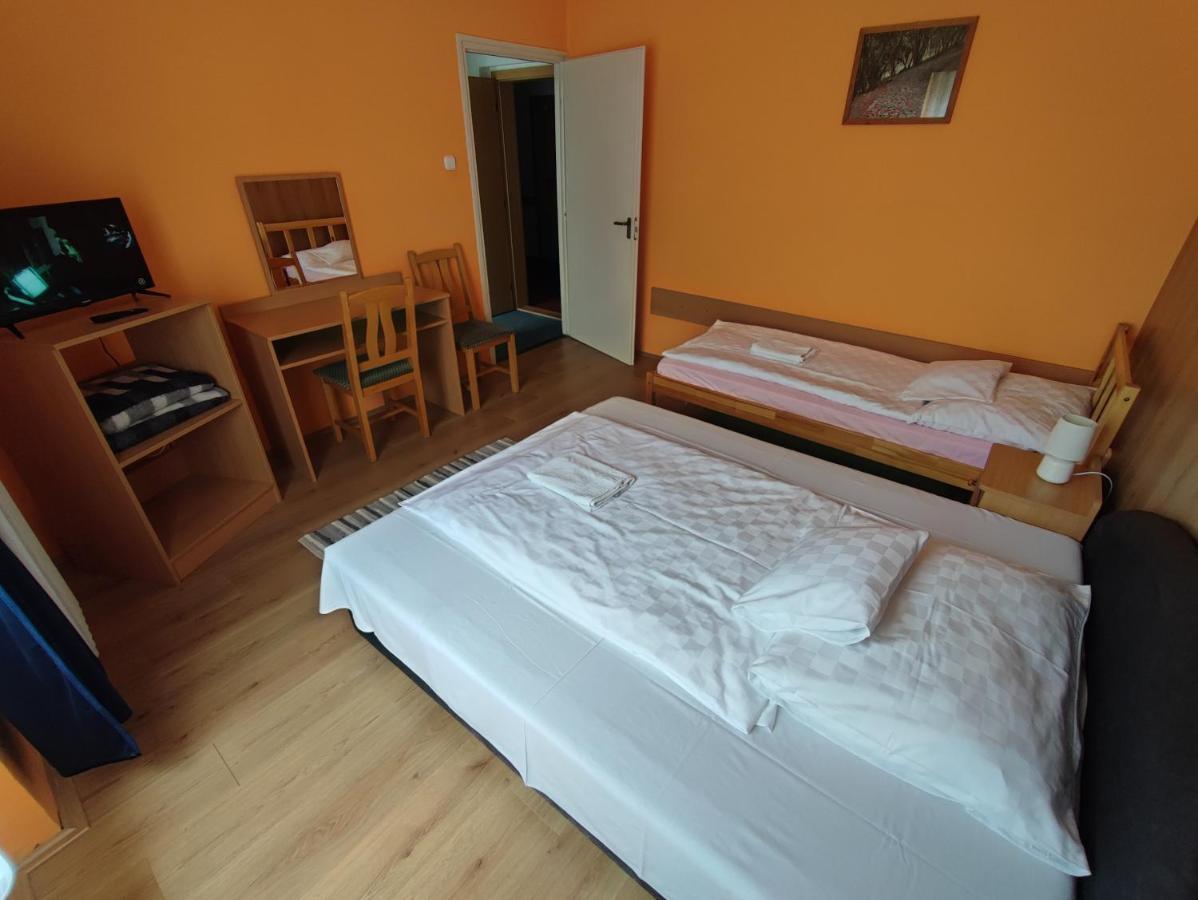 Hotel Beke Sziget Komlo ภายนอก รูปภาพ