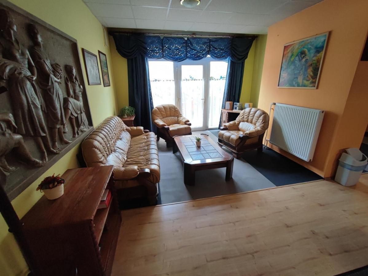 Hotel Beke Sziget Komlo ภายนอก รูปภาพ