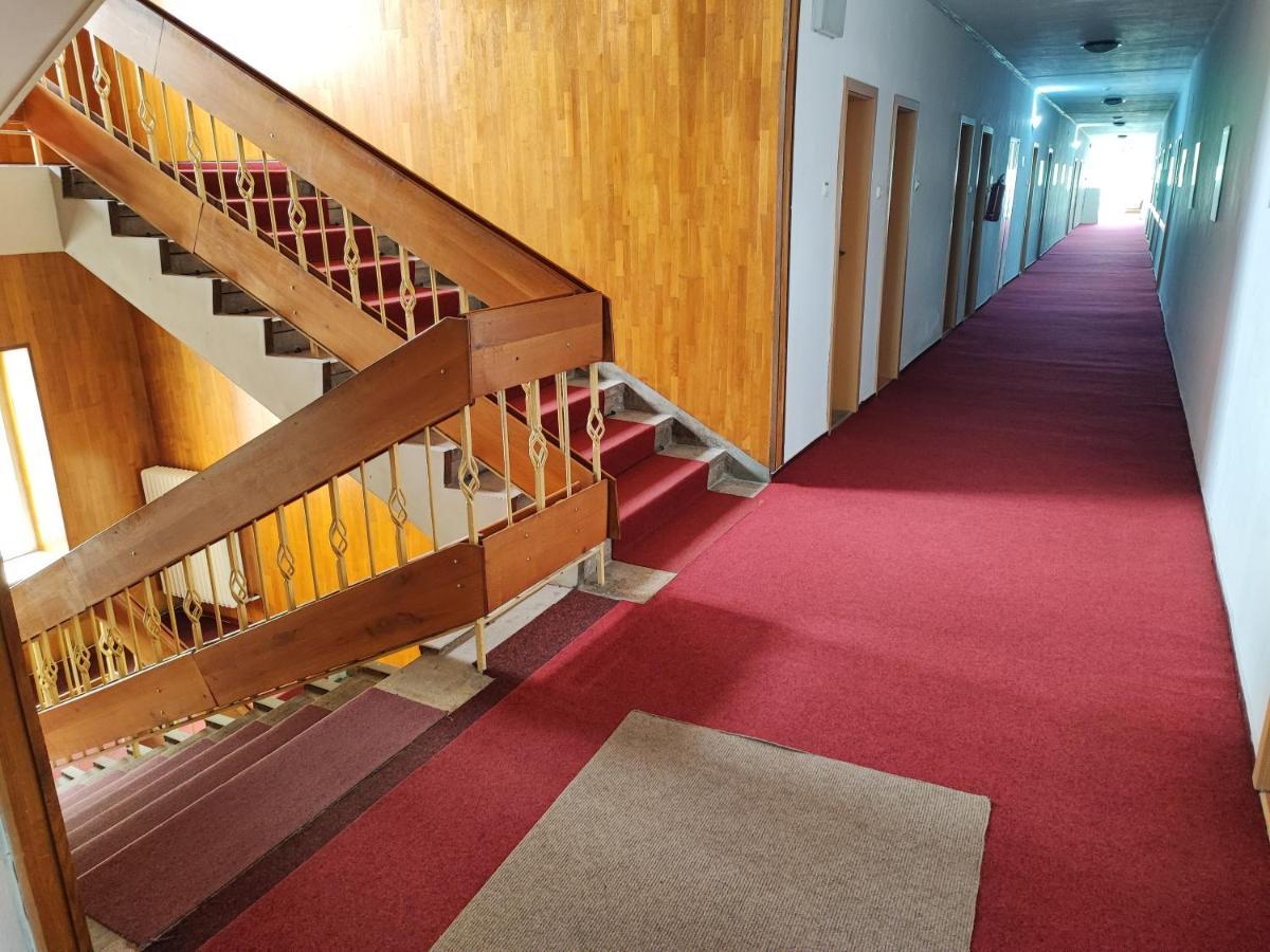 Hotel Beke Sziget Komlo ภายนอก รูปภาพ