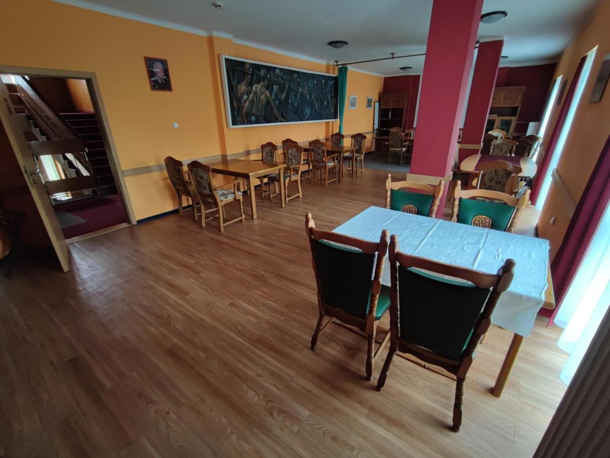 Hotel Beke Sziget Komlo ภายนอก รูปภาพ