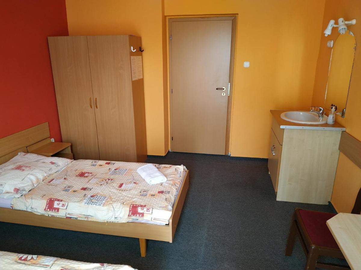 Hotel Beke Sziget Komlo ภายนอก รูปภาพ