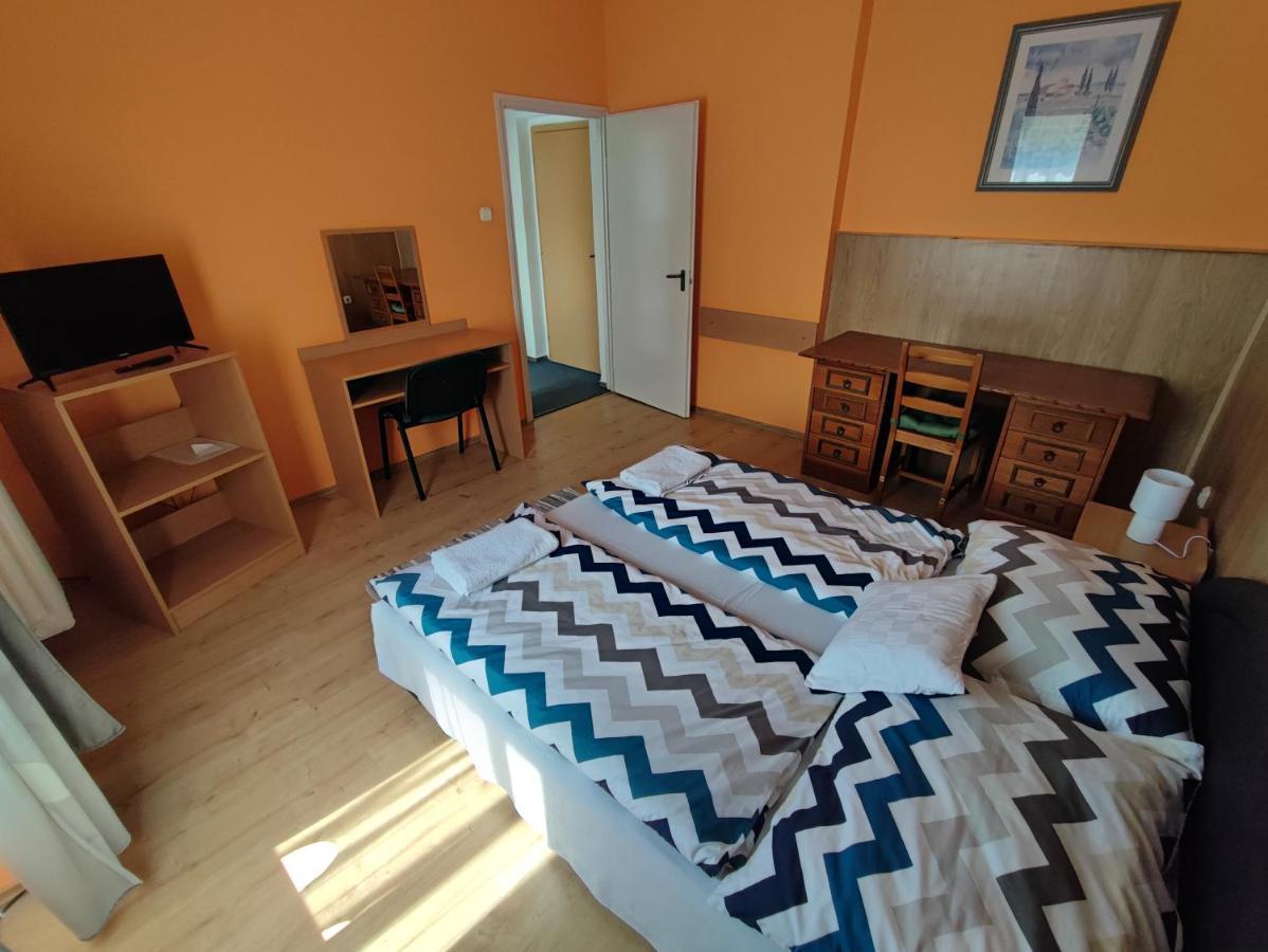 Hotel Beke Sziget Komlo ภายนอก รูปภาพ