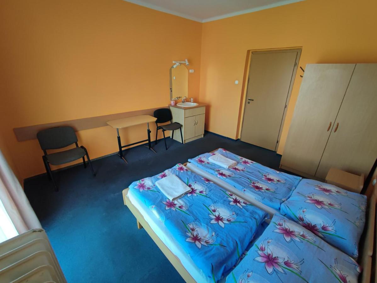Hotel Beke Sziget Komlo ภายนอก รูปภาพ